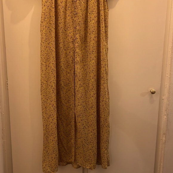 Muted Yellow Floral Flowy Dress - Picture 3 of 5